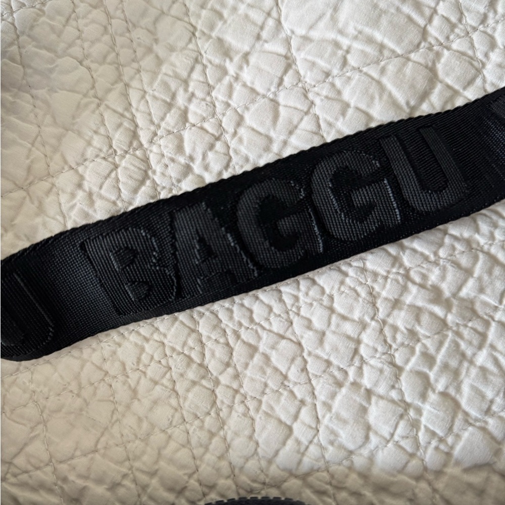 BAGGU Medium Crescent Bag - Picture 2 of 4